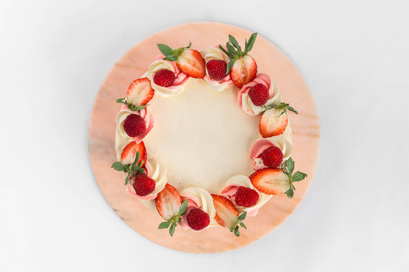 cake delivery in canary wharf